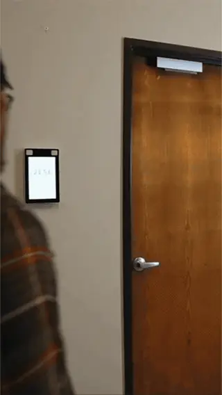 Control de acceso a puertas y sectores